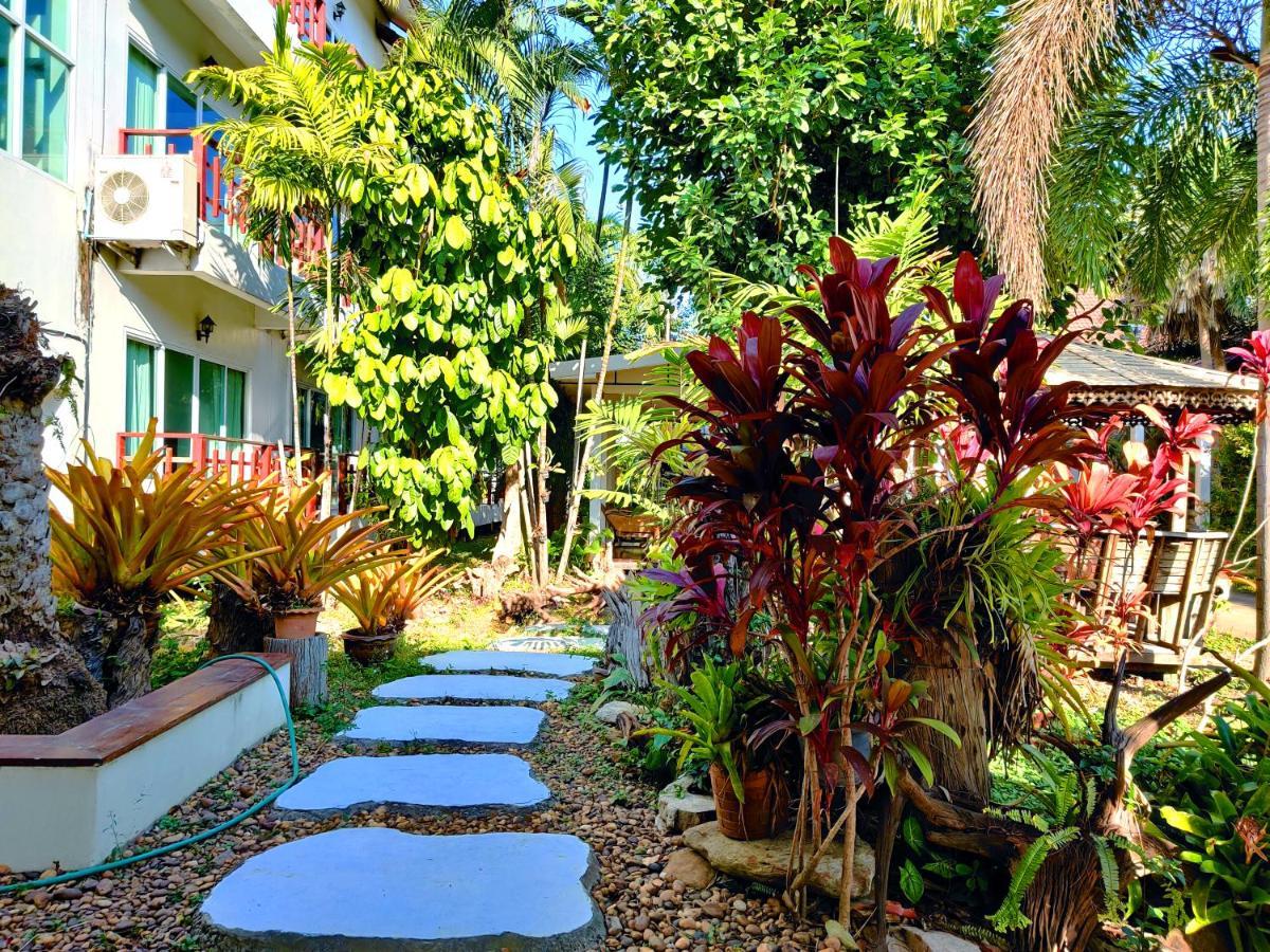 Thong Paeka Hotel Prasat Esterno foto
