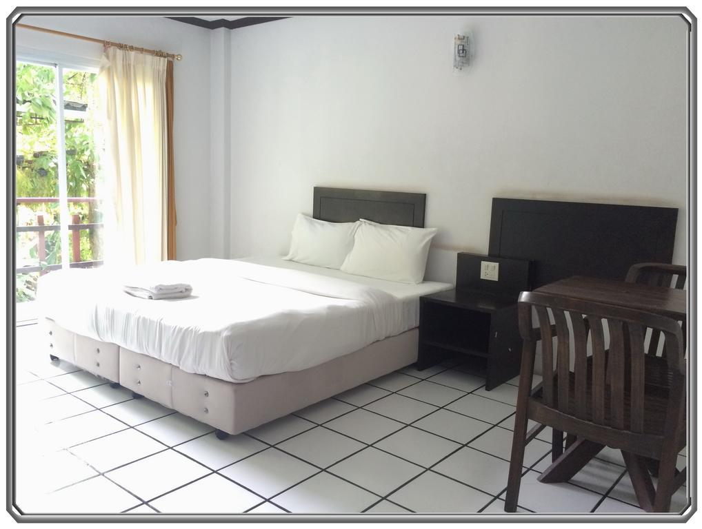 Thong Paeka Hotel Prasat Camera foto