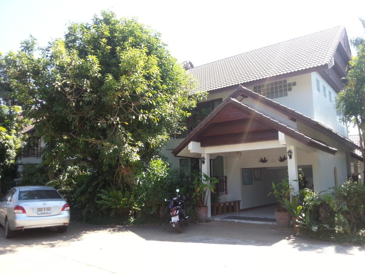 Thong Paeka Hotel Prasat Esterno foto
